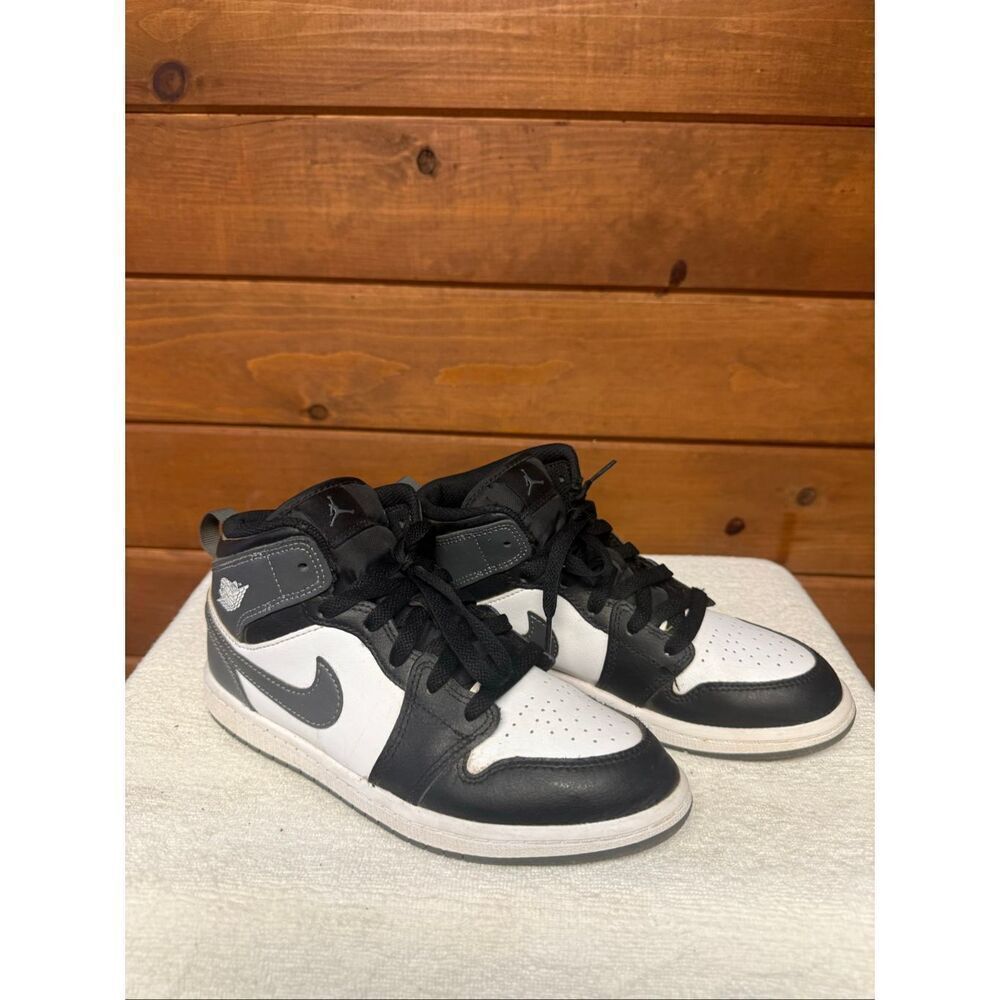 Nike Air Jordan 1 GS Mid sneakers, Black/Iron Sz 3 Youth DQ8424-001